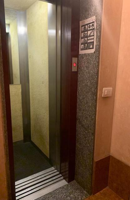Parma Central Apartments ภายนอก รูปภาพ